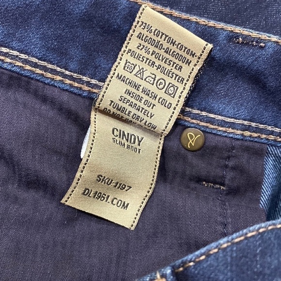 dl1961 Cindy Slim BootCut Jeans Size 28 - Picture 14 of 14
